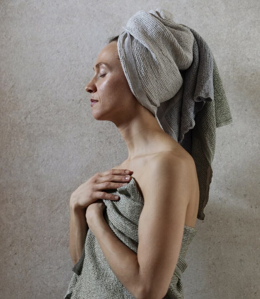 lapuankankurit_terva_towel_white-olive_and_white-multi-olive_1