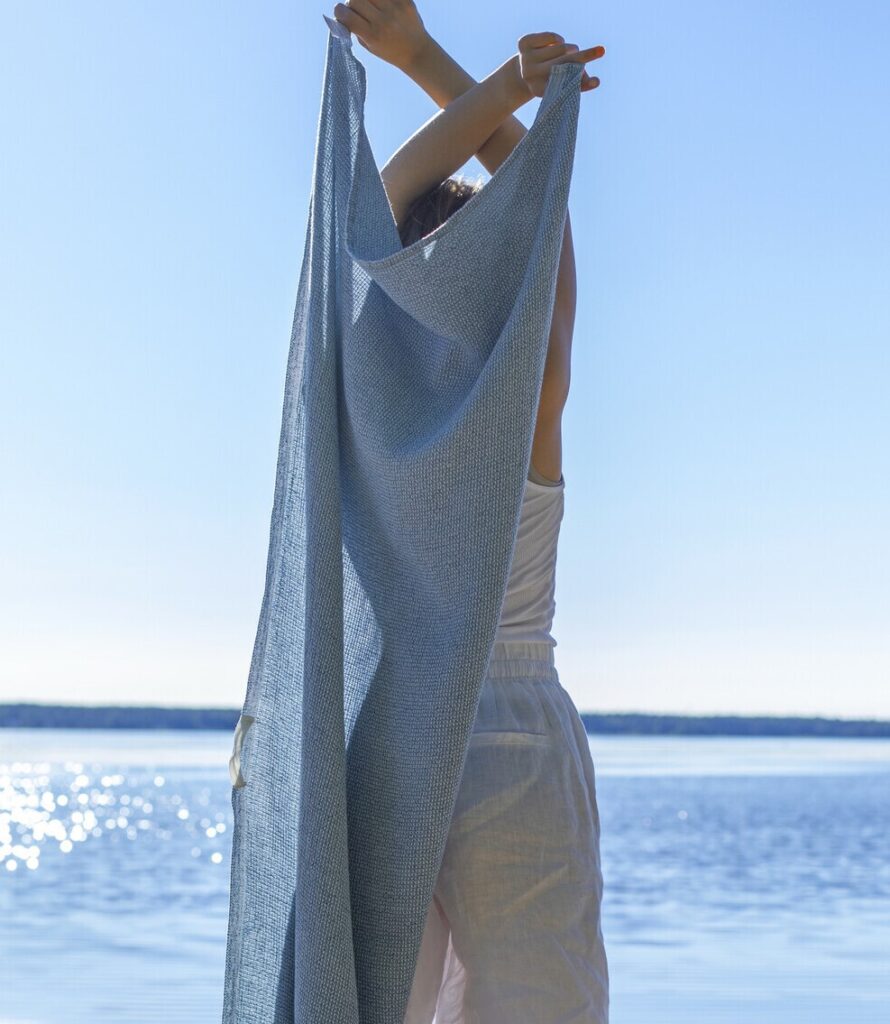 lapuankankurit_terva_towel_white-rainy_blue_1