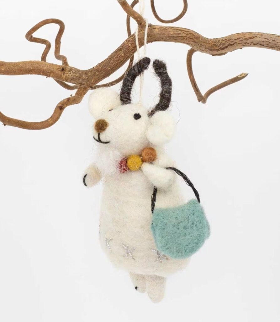 GOAT_WITH_bag