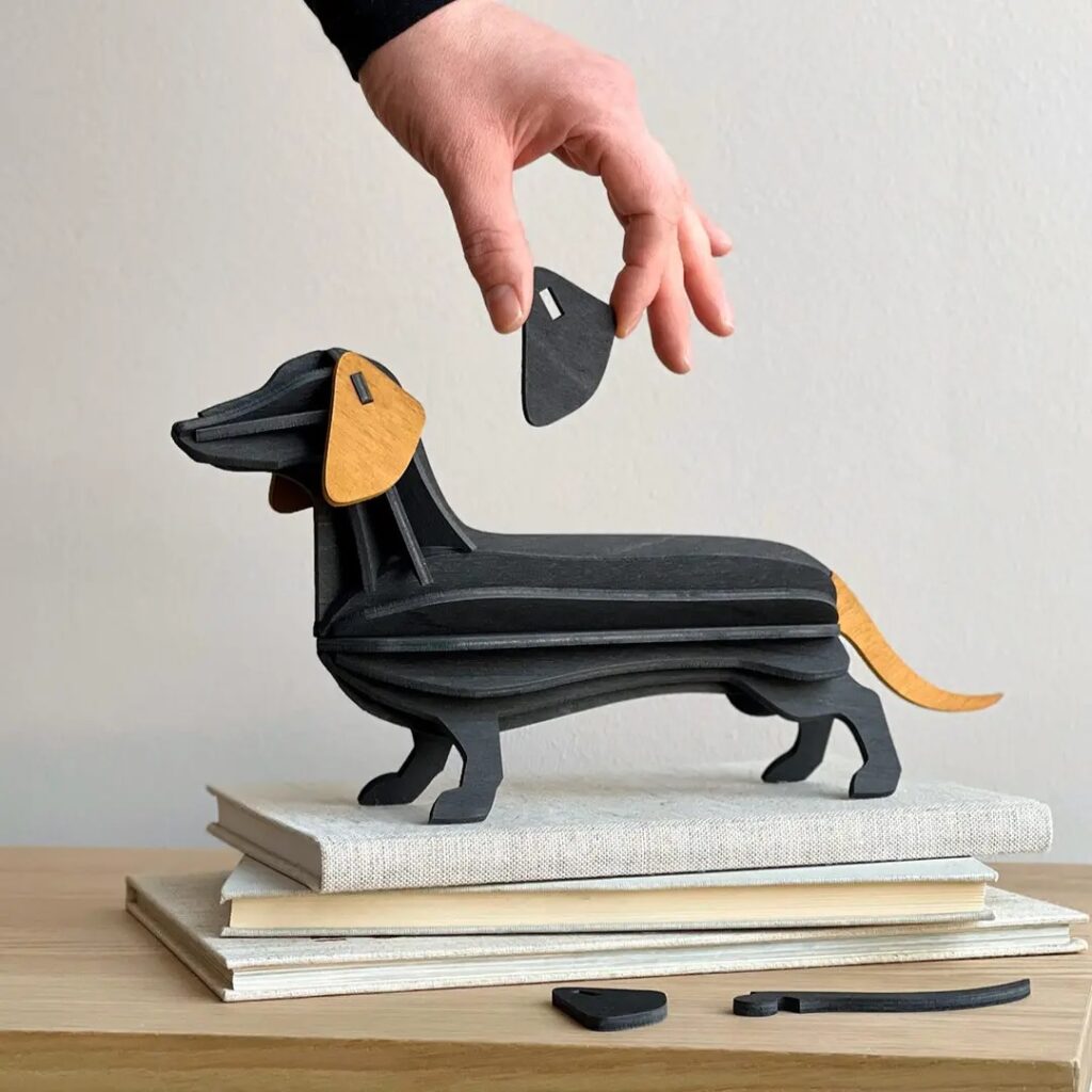 Lovi-Dachshund-31cm-black-with-cinnamon-brown-ears-and-tail-sq